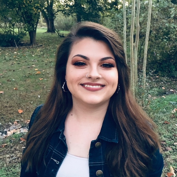 Meet your Posher, Katie - Picture 1 of 1